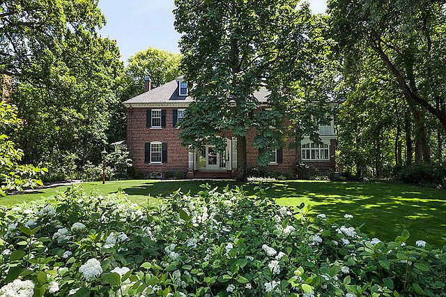 1st image of 200 Vine Ave