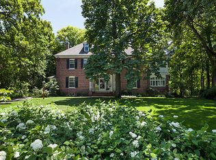 200 Vine Ave, Highland Park, IL