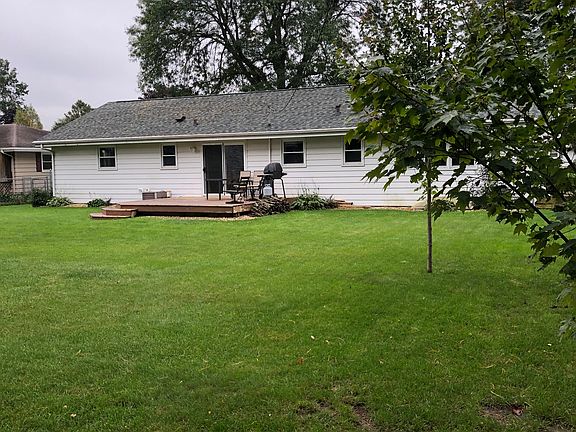 View of back yard