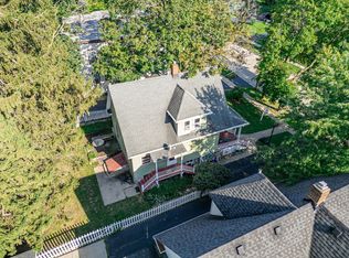 213 Grove St, Woodstock, IL 60098