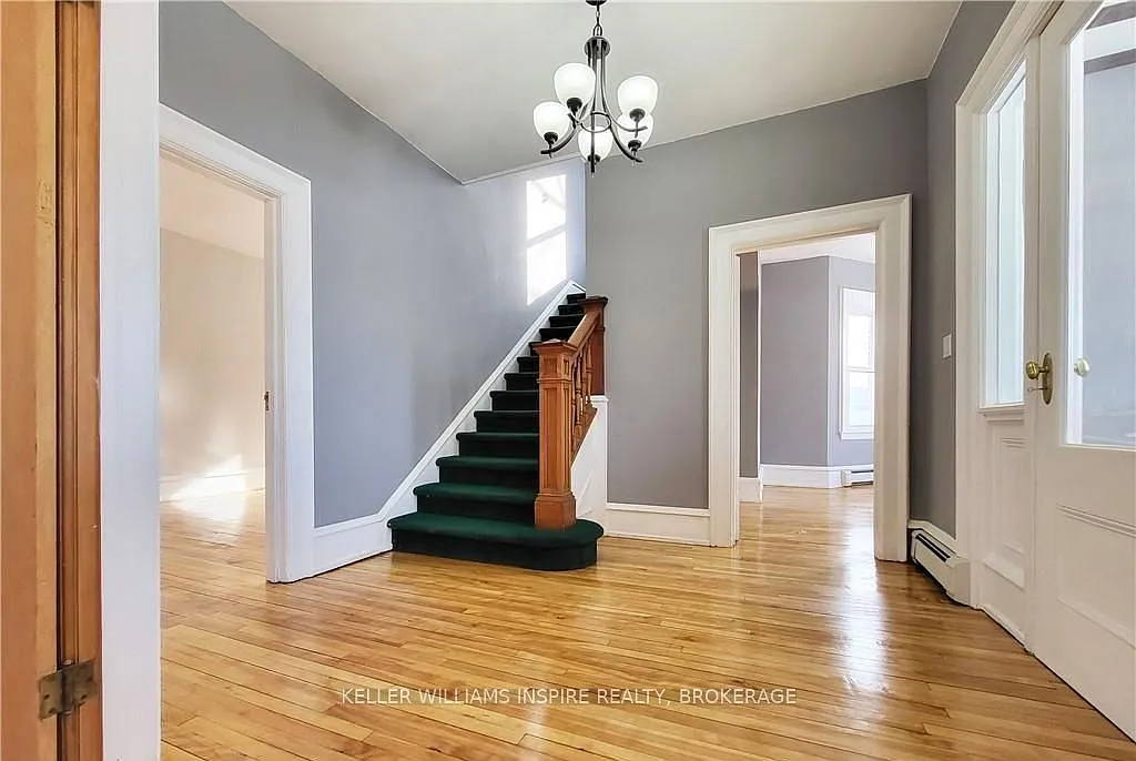 4 bed, $2,900 — Photo 3