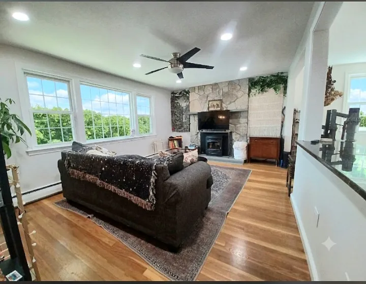609 Washington St — Photo 4