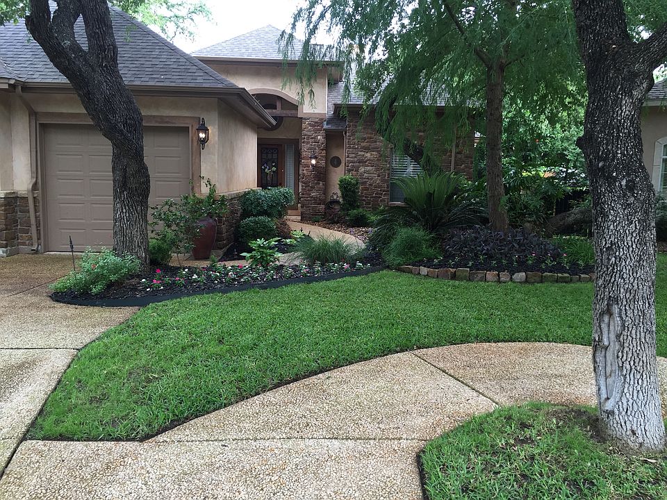 1st image of 4 W Oaks Ct