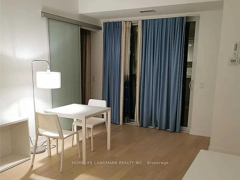 7 Grenville St #1210 — Photo 4