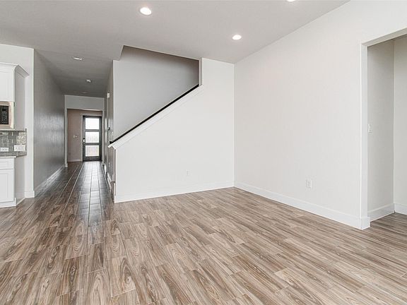 5th image of 308 Saturnia Dr