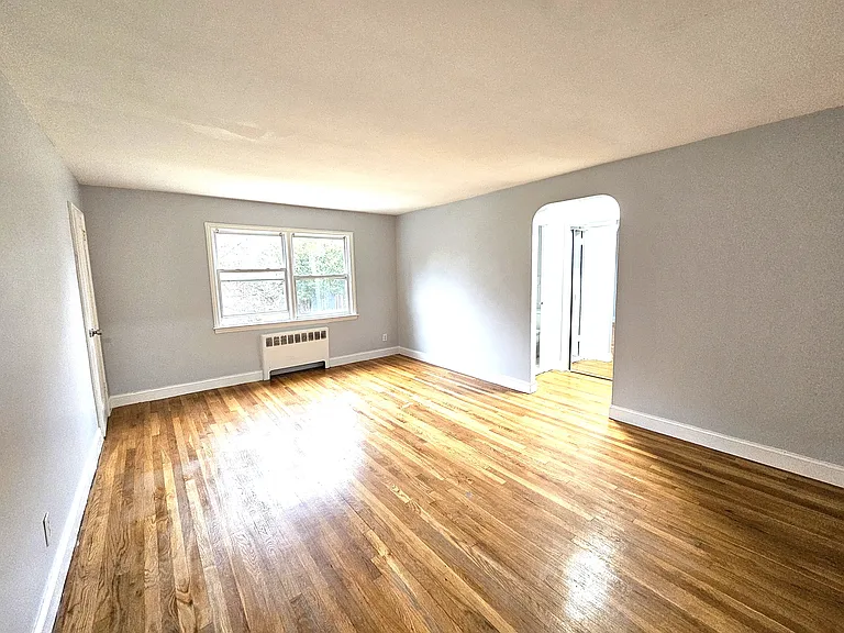 355 S Center St — Photo 3