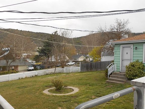 2nd image of 415 Warrens Ave