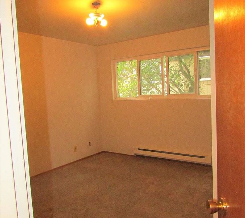 Robertson Apartments 2341 NE 55th St Seattle WA Zillow