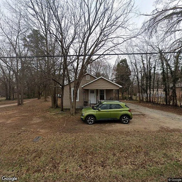 Country Living In The City — Photo 1