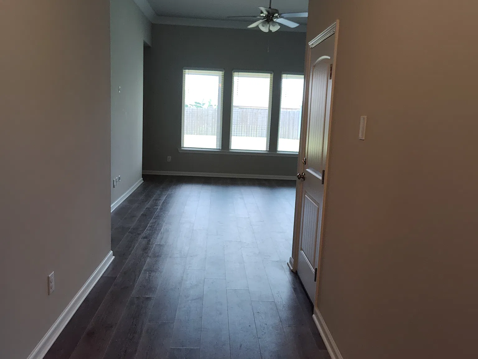 4 bed, 1899 sqft, $2,200 — Photo 2