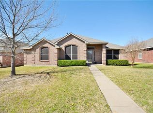 119 Forest Park Ln, Red Oak, TX 75154