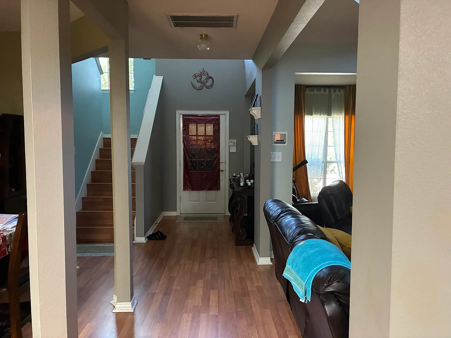 4 bed, 2.5 bath, 2410 sqft, $3,950 — Photo 3