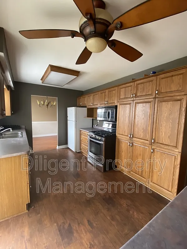 2 bed, 2.0 bath, $700 — Photo 1
