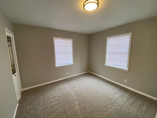 2521 W Cameron St — Photo 16