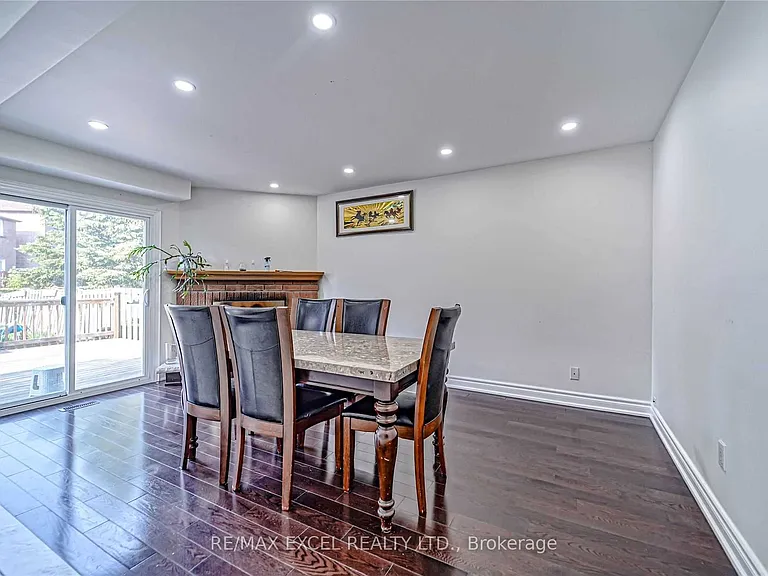 47 Whiteleaf Cres #UPPER — Photo 5