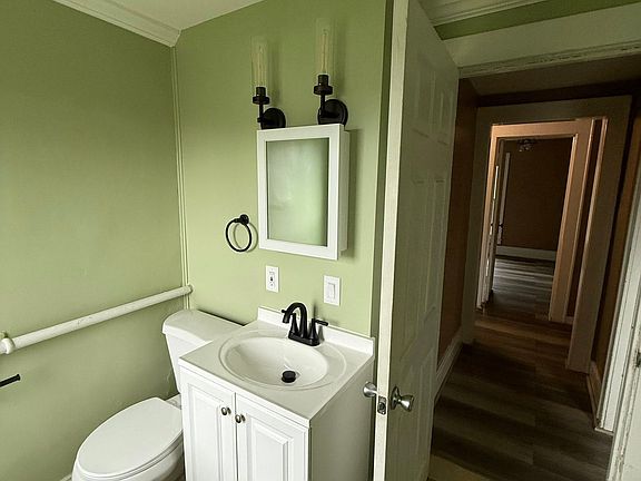 2nd image of 420 Nottingham Rd #3