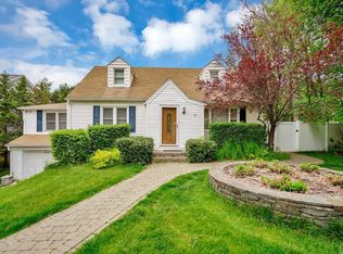 13 Meier Rd, Poughkeepsie, NY 12603