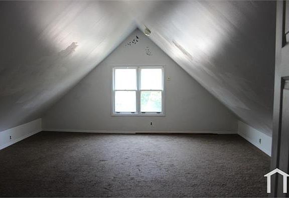 3rd image of 9821 S Avenue H