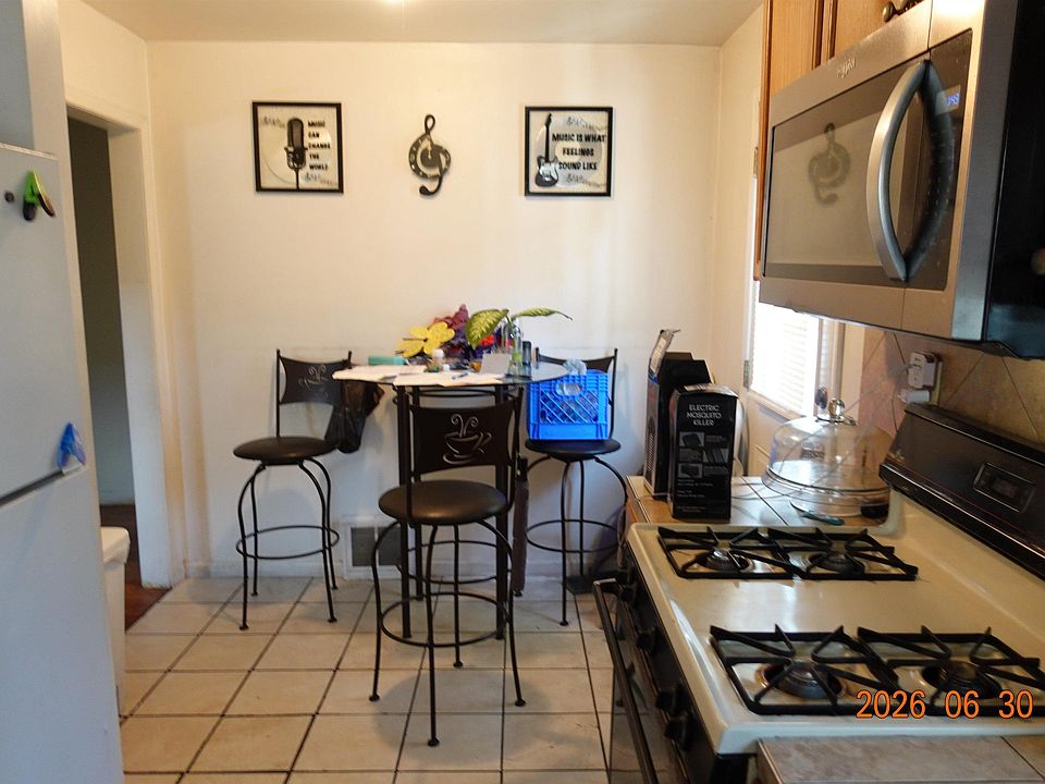 805 E Pearl Ave, photo 15