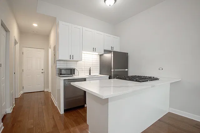 2 bed, $2,495 — Photo 2