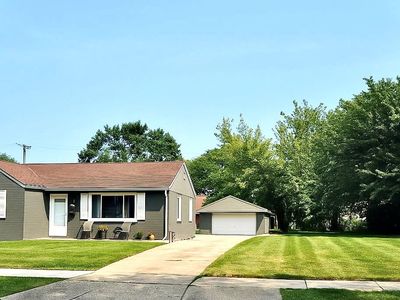 8073 Helen St, Center Line, MI, 48015