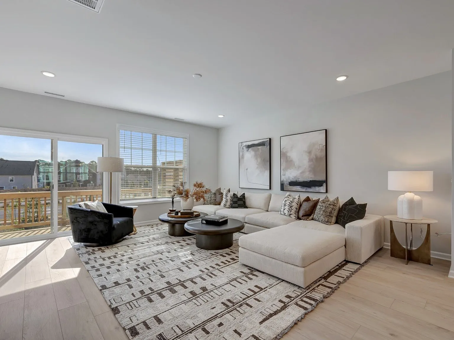 4 bed, 3.5 bath, 2244 sqft, $2,850 — Photo 4