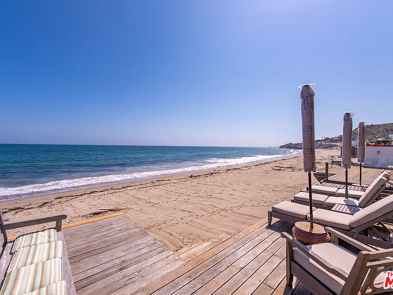 23752 Malibu Rd — Photo 4