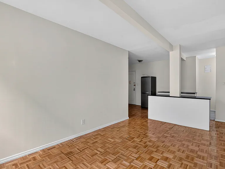 971 1st Ave #4A — Photo 3