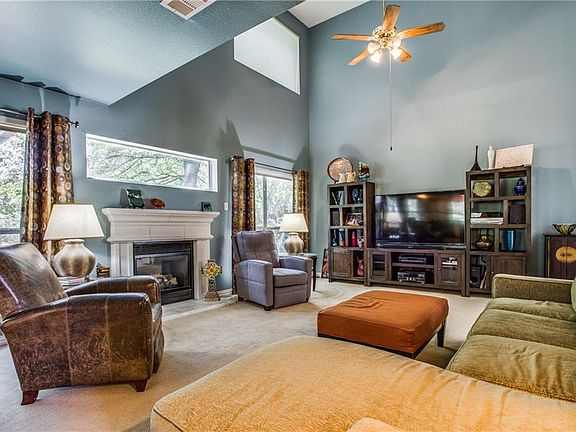 4th image of 406 Stoneleigh Cir