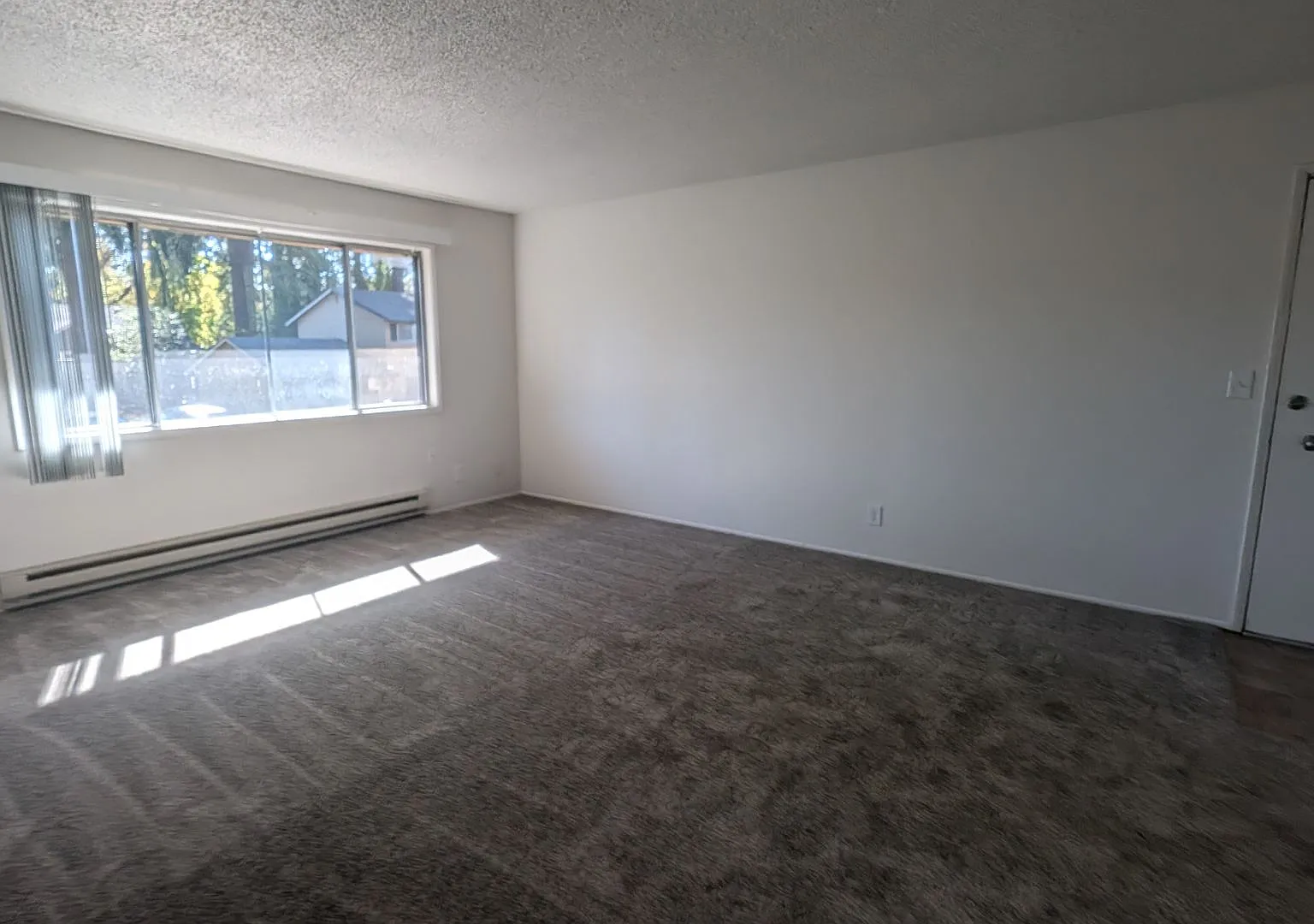 Windsor Court Apartments — Photo 1