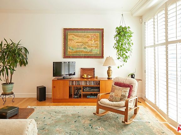 3rd image of 9815 Regent St APT 2