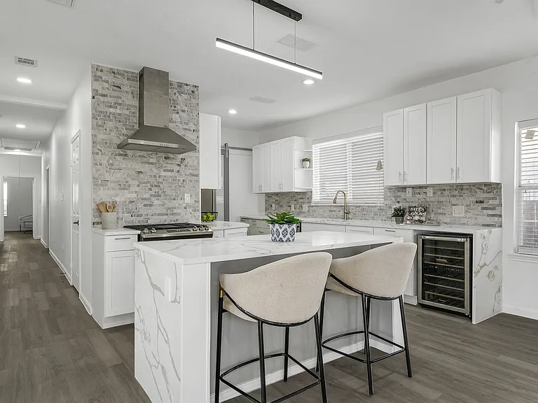 304 Milby St #1 — Photo 14
