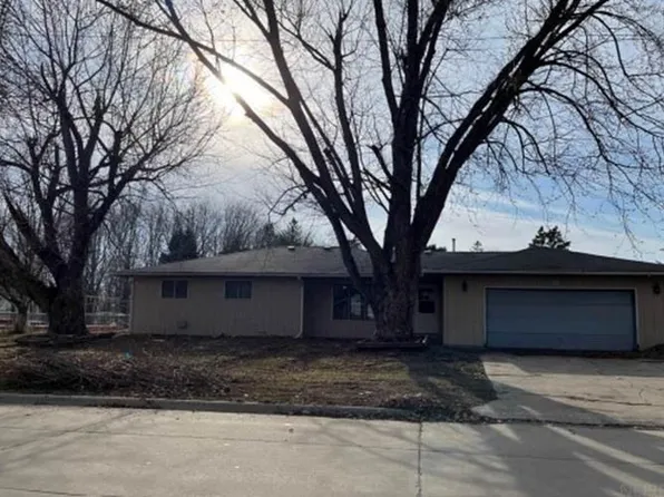 205 N Wilhelm St, Conrad, IA 50621