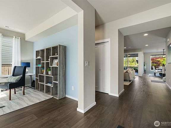 3rd image of 4565 Olivine Drive SW