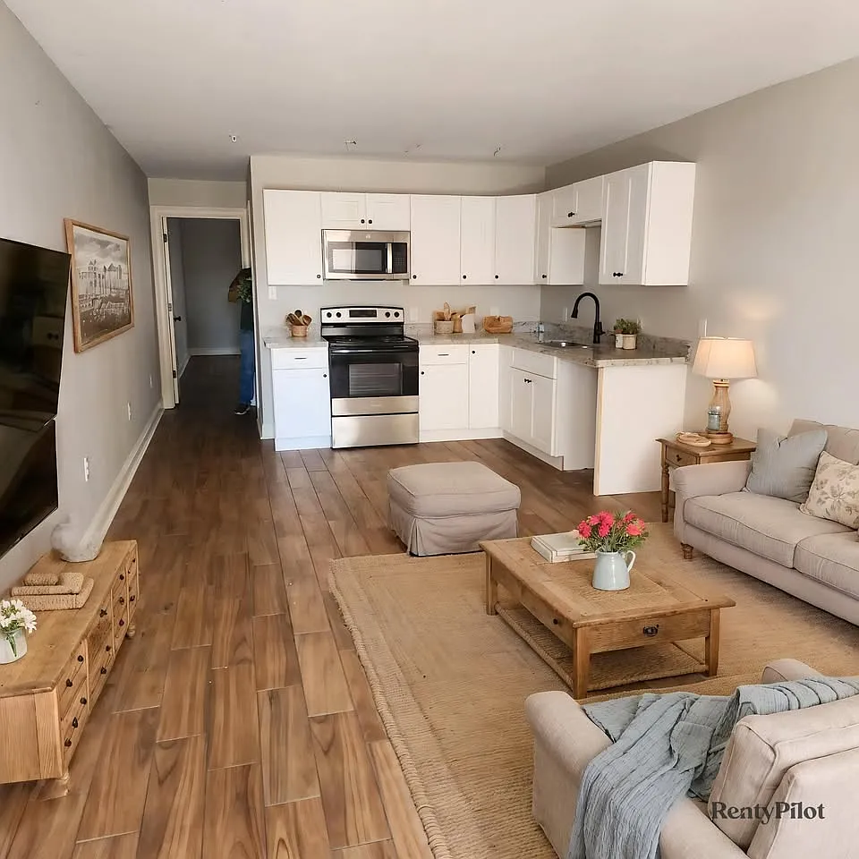 Bradford Apartments — Photo 1