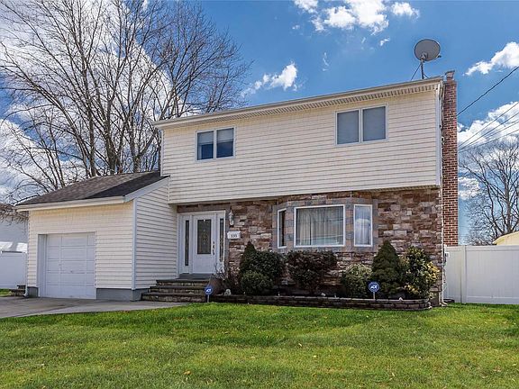 2nd image of 108 Bowling Ln