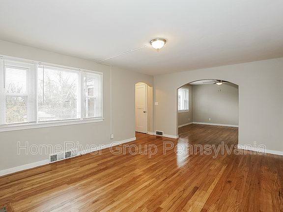 4th image of 1129 Pearl St