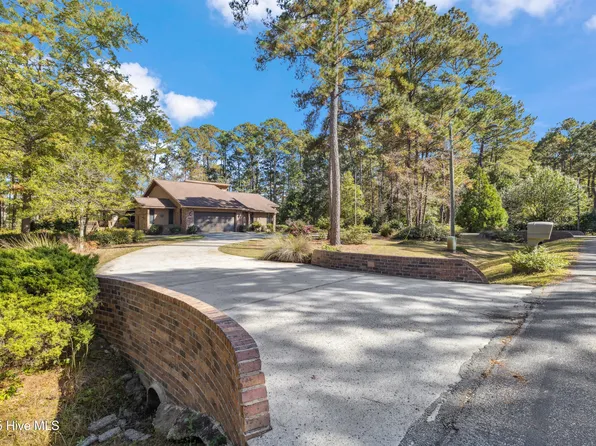 6 Mashie Court SW, Carolina Shores, NC 28467