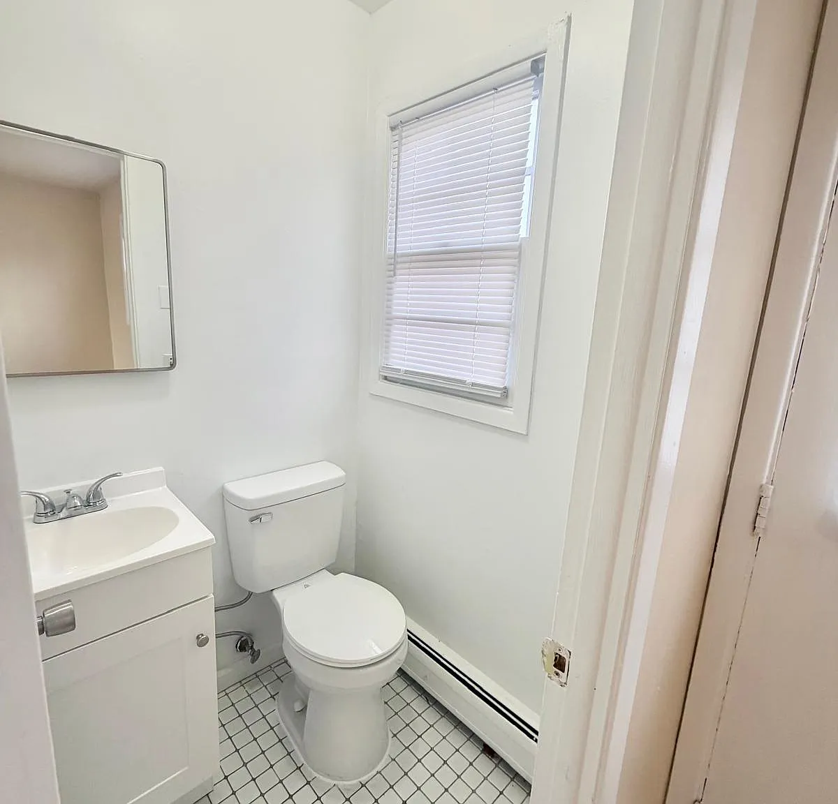 2 bed, 1000 sqft, $1,850 — Photo 2