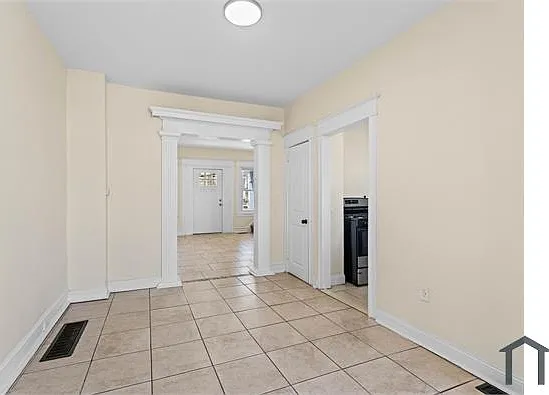 1943 Stenton Ave — Photo 6