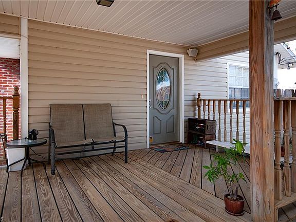 4th image of 27748 Pullen AVE