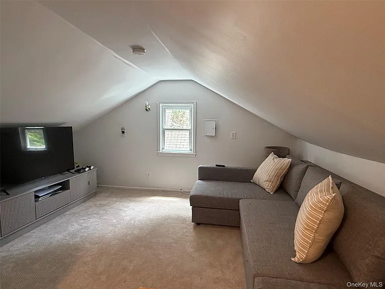 19 Cotswold Dr — Photo 17