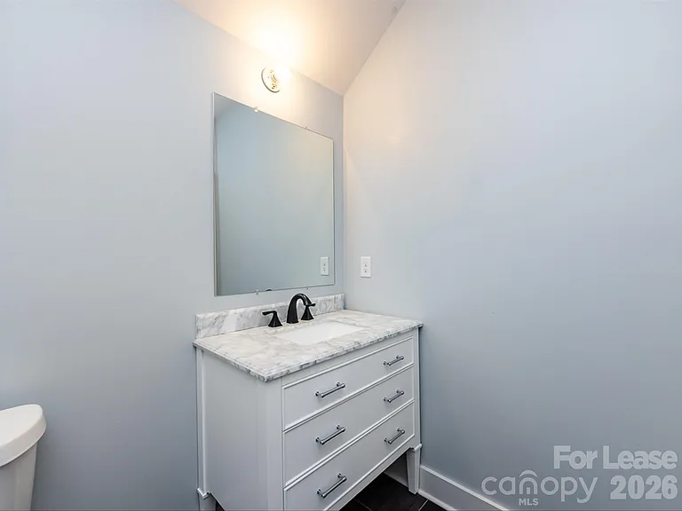 1207 E 36th St #3 — Photo 39