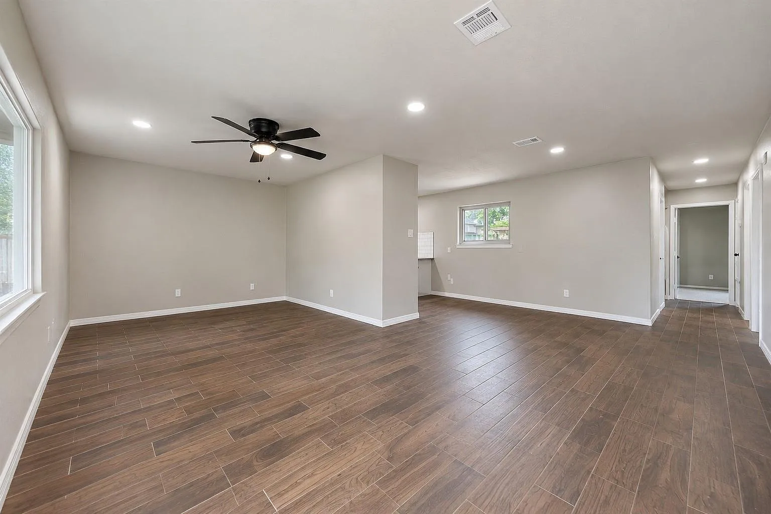3 bed, 2.0 bath, 1230 sqft, $2,000 — Photo 4