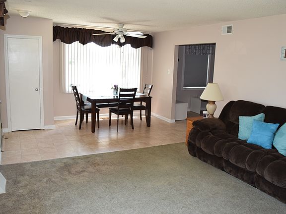 Living Room/ Dining Area
