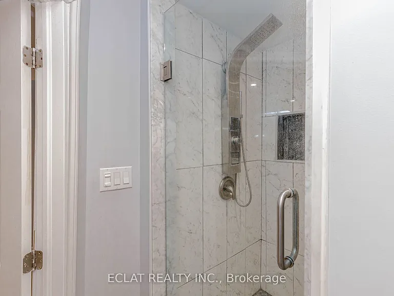 2 Lancaster Ct — Photo 45