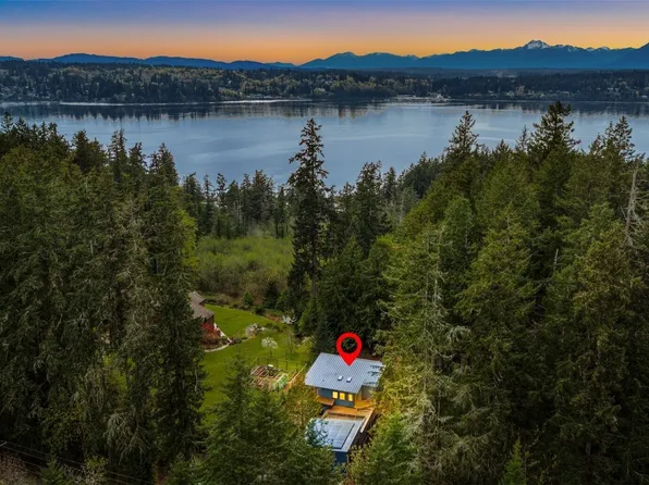 10143 Battle Point Drive NE, Bainbridge Island, WA 98110