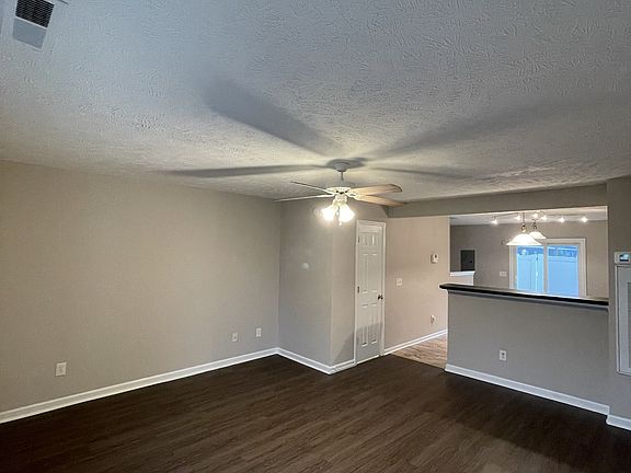 3rd image of 2961 S Rutherford Blvd APT D2