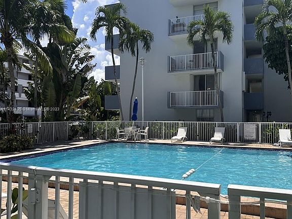 5th image of 1801 S Treasure Dr APT 301