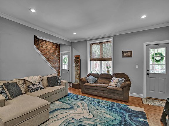 2nd image of 4110 Russell Blvd